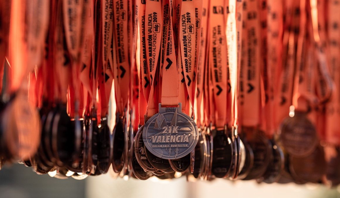 Medallas de finisher del Medio Maratón de Valencia Trinidad Alfonso EDP | Sportmedia