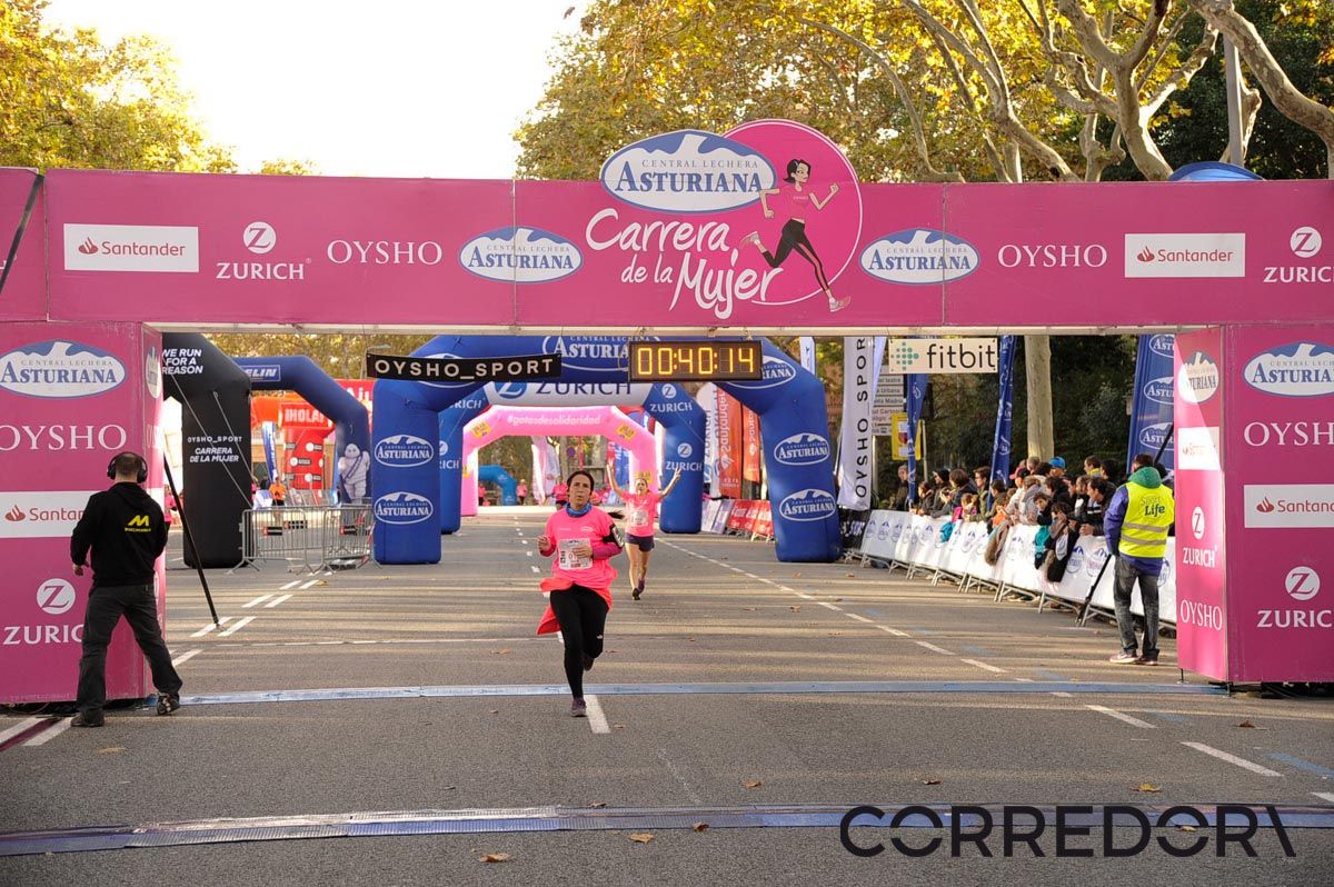 Llegada de la Carrera de la Mujer de Barcelona (ARCO DERECHO 1)