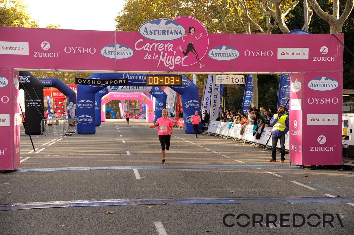 Llegada de la Carrera de la Mujer de Barcelona (ARCO DERECHO 1)