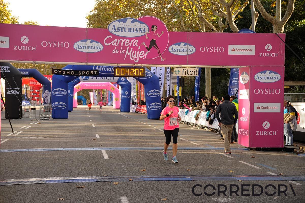 Llegada de la Carrera de la Mujer de Barcelona (ARCO DERECHO 2)