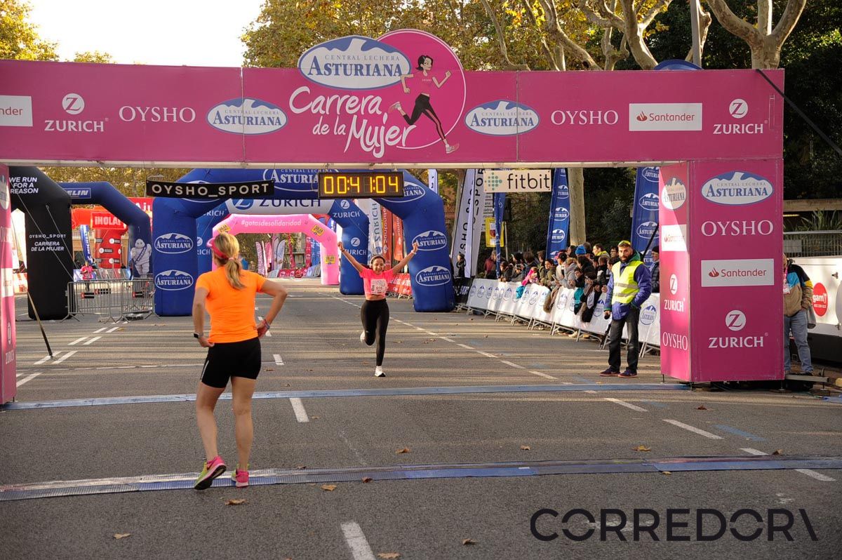 Llegada de la Carrera de la Mujer de Barcelona (ARCO DERECHO 1)