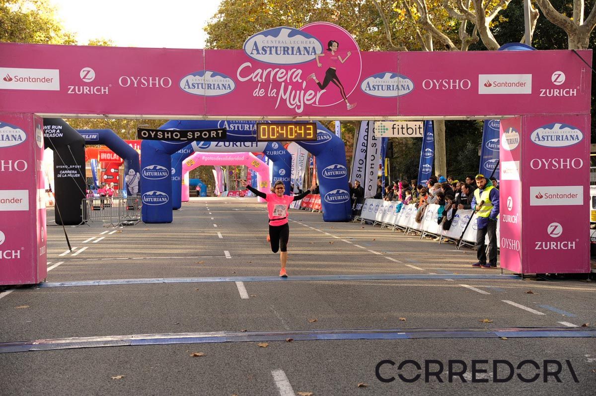 Llegada de la Carrera de la Mujer de Barcelona (ARCO DERECHO 1)