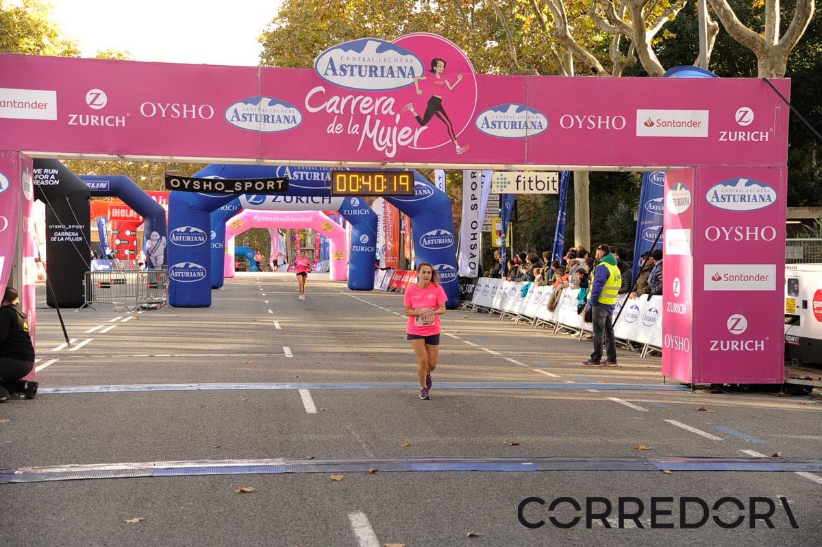 Llegada de la Carrera de la Mujer de Barcelona (ARCO DERECHO 1)