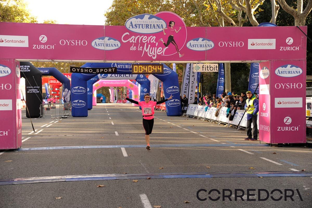 Llegada de la Carrera de la Mujer de Barcelona (ARCO DERECHO 1)