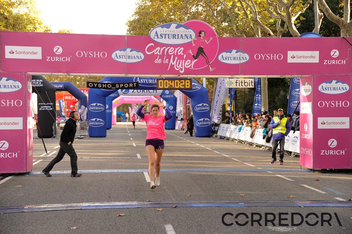 Llegada de la Carrera de la Mujer de Barcelona (ARCO DERECHO 1)
