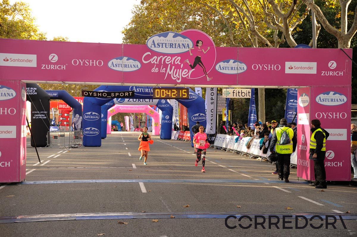 Llegada de la Carrera de la Mujer de Barcelona (ARCO DERECHO 2)