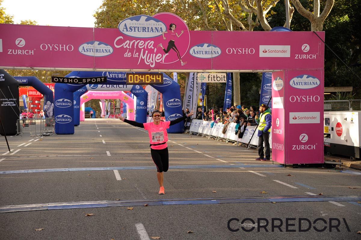 Llegada de la Carrera de la Mujer de Barcelona (ARCO DERECHO 1)