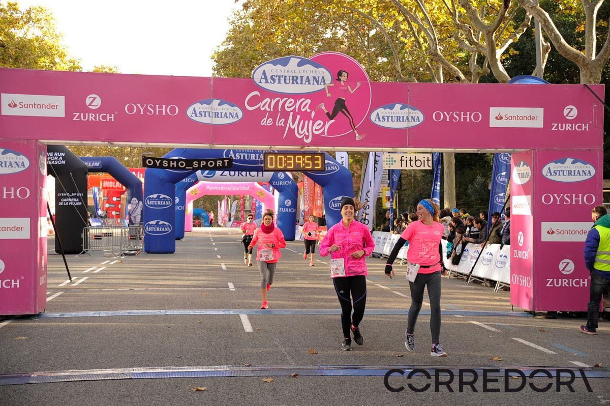 Llegada de la Carrera de la Mujer de Barcelona (ARCO DERECHO 1)