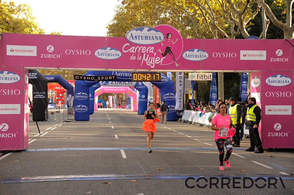 Llegada de la Carrera de la Mujer de Barcelona (ARCO DERECHO 2)