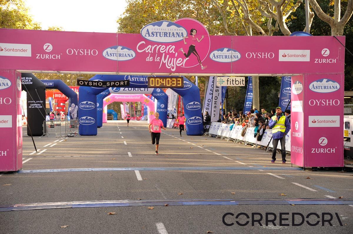Llegada de la Carrera de la Mujer de Barcelona (ARCO DERECHO 1)