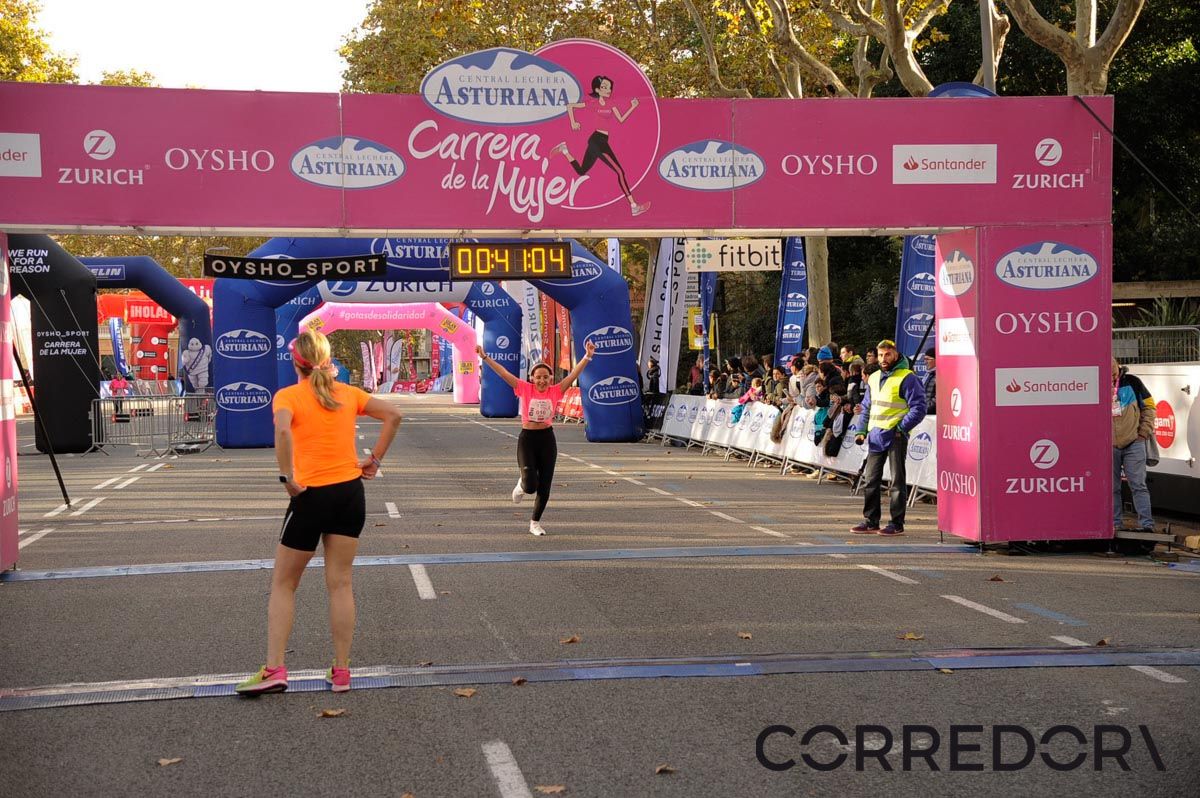 Llegada de la Carrera de la Mujer de Barcelona (ARCO DERECHO 1)