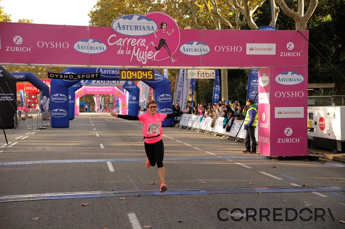 Llegada de la Carrera de la Mujer de Barcelona (ARCO DERECHO 1)