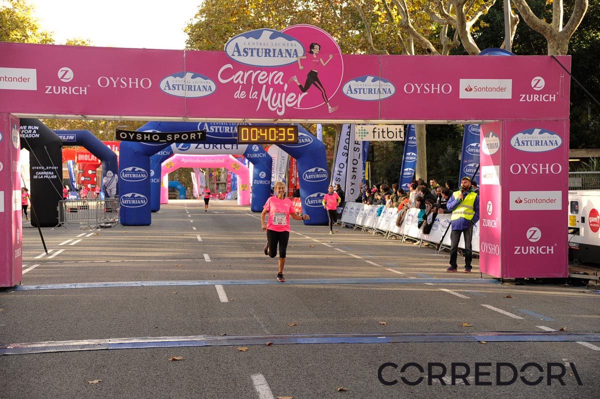 Llegada de la Carrera de la Mujer de Barcelona (ARCO DERECHO 1)