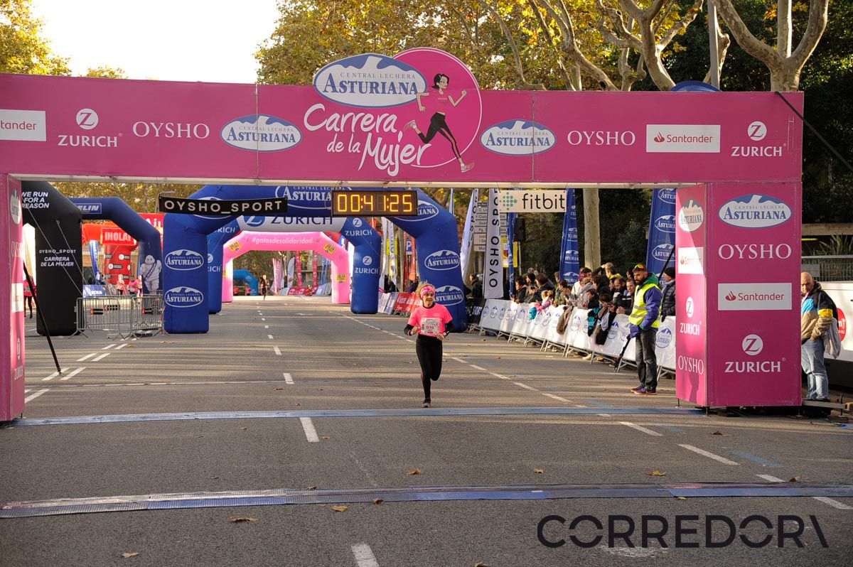 Llegada de la Carrera de la Mujer de Barcelona (ARCO DERECHO 1)