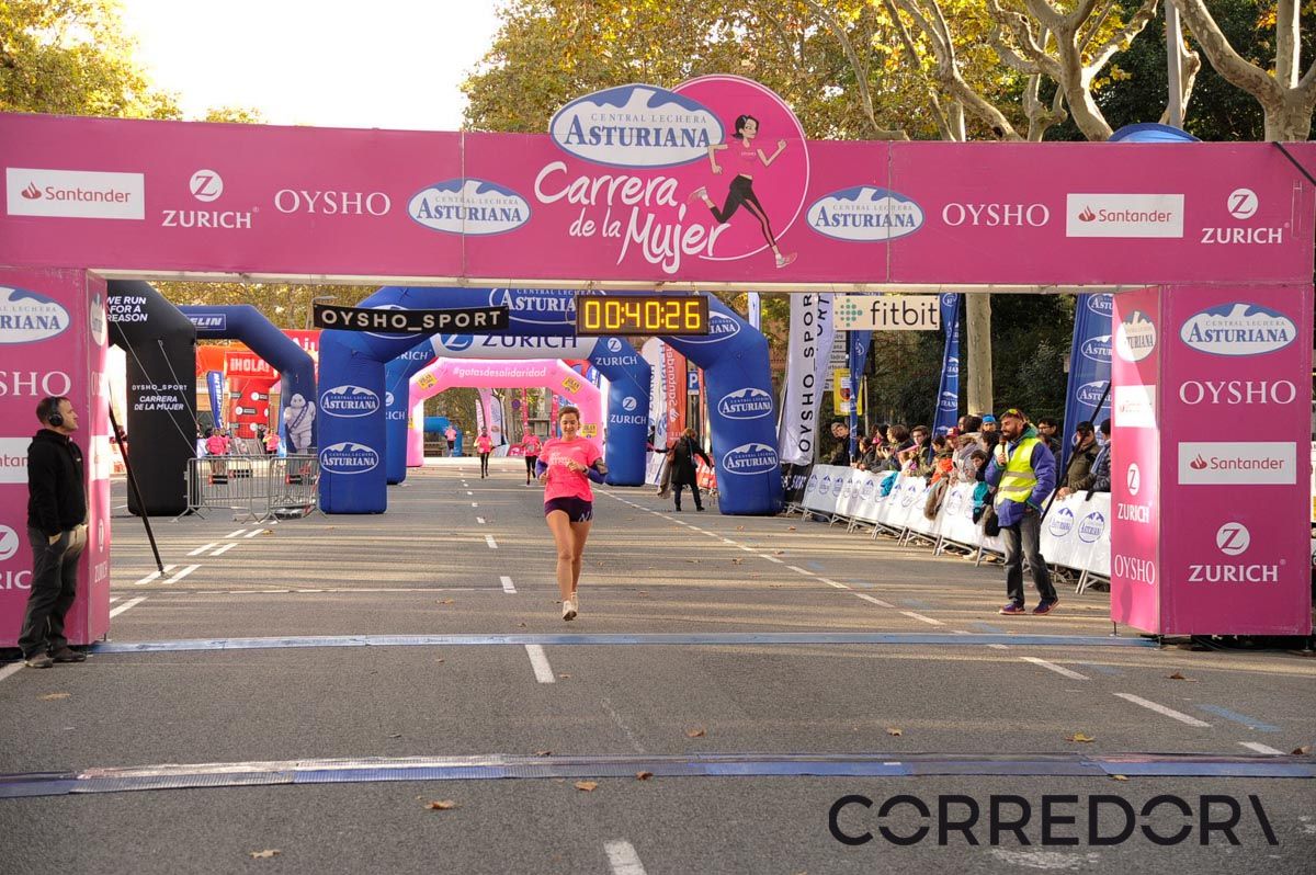 Llegada de la Carrera de la Mujer de Barcelona (ARCO DERECHO 1)