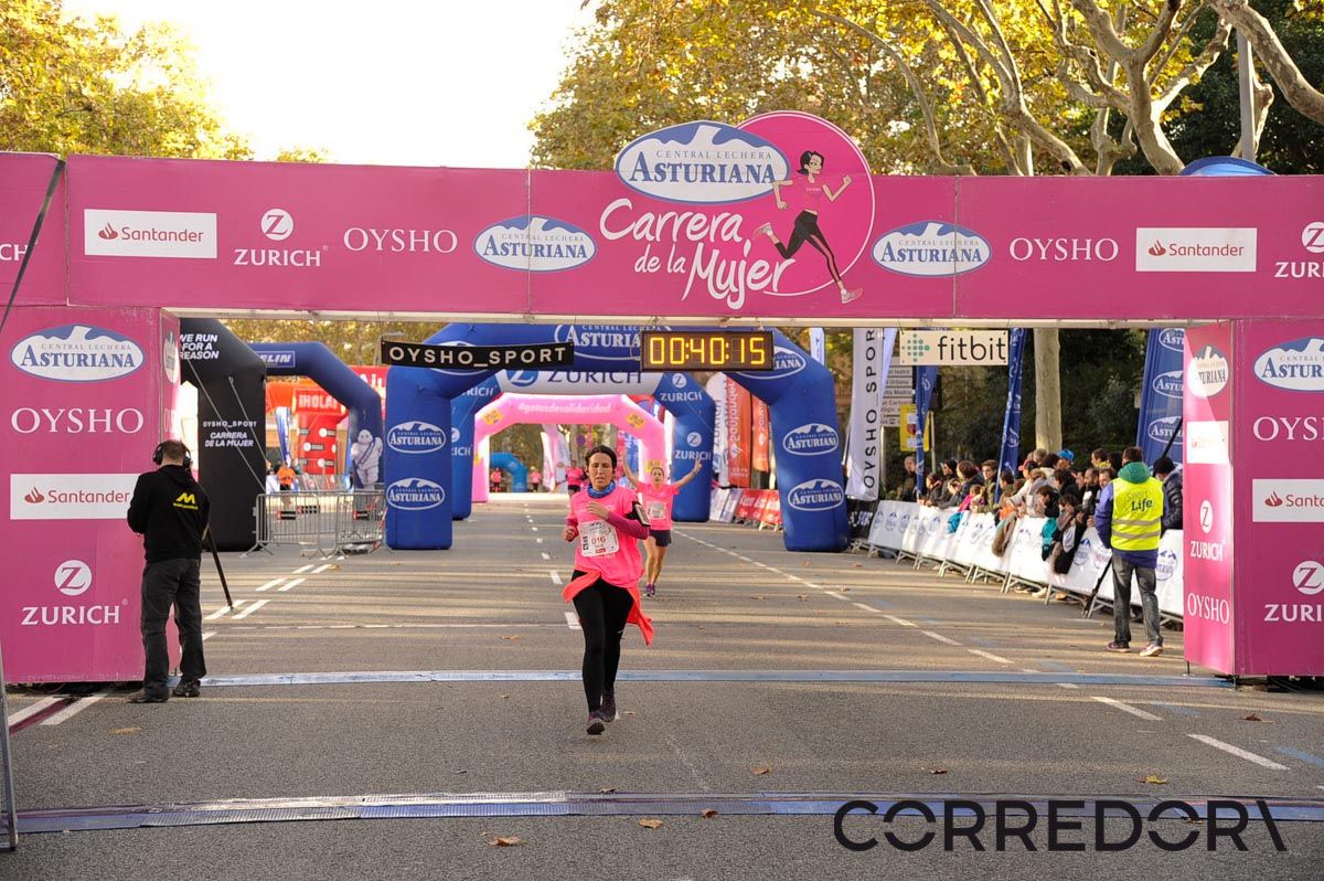 Llegada de la Carrera de la Mujer de Barcelona (ARCO DERECHO 1)