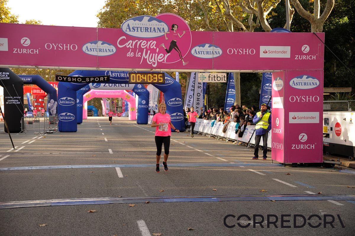 Llegada de la Carrera de la Mujer de Barcelona (ARCO DERECHO 1)