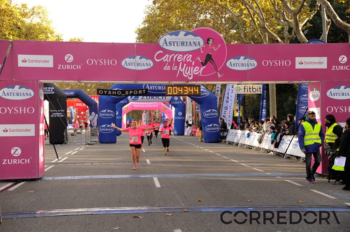 Llegada de la Carrera de la Mujer de Barcelona (ARCO DERECHO 3)