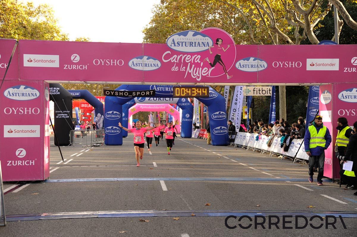 Llegada de la Carrera de la Mujer de Barcelona (ARCO DERECHO 3)