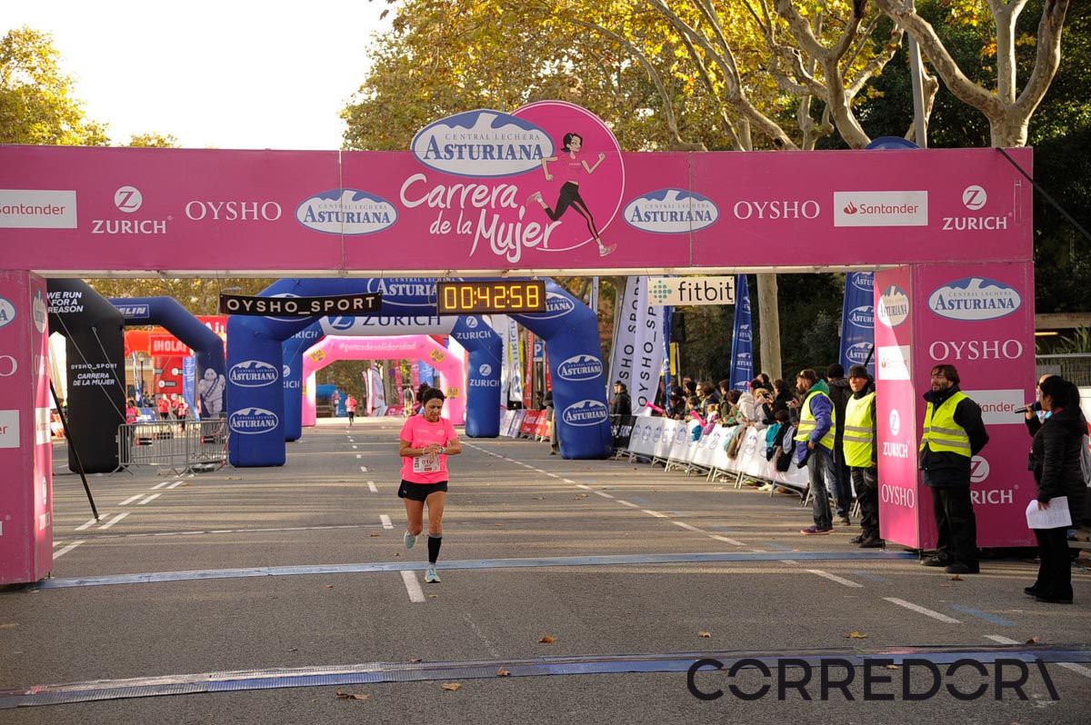 Llegada de la Carrera de la Mujer de Barcelona (ARCO DERECHO 2)