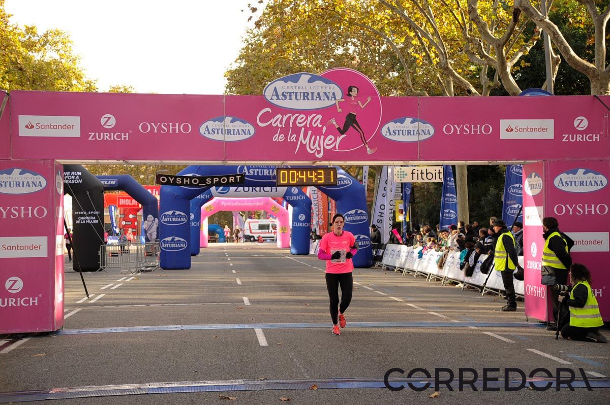 Llegada de la Carrera de la Mujer de Barcelona (ARCO DERECHO 4)