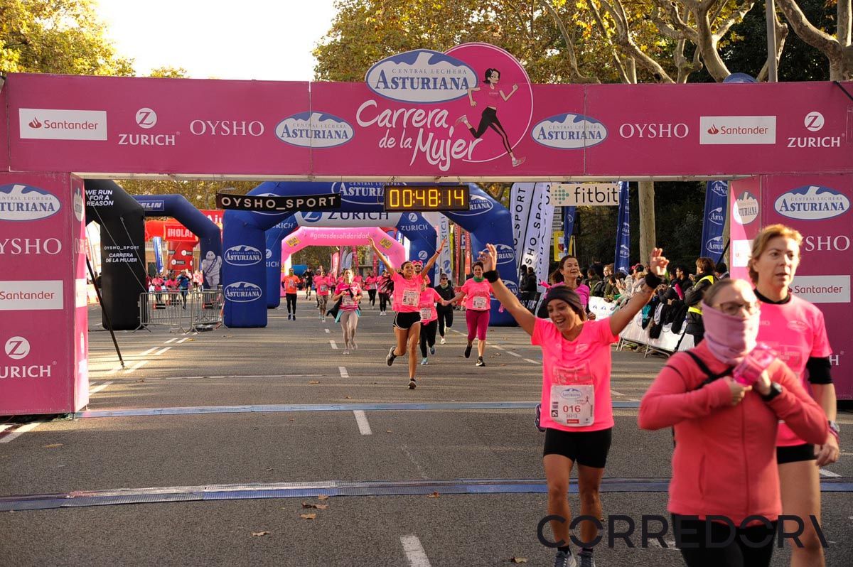 Llegada de la Carrera de la Mujer de Barcelona (ARCO DERECHO 8)