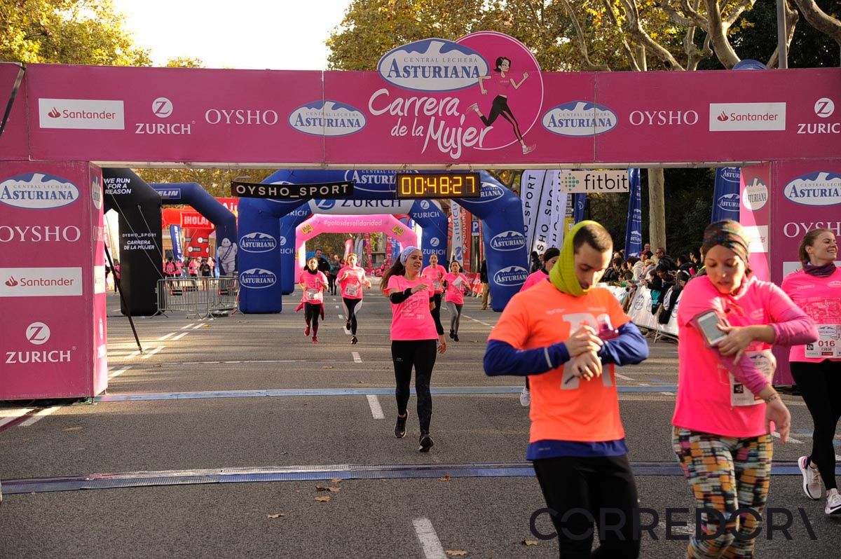 Llegada de la Carrera de la Mujer de Barcelona (ARCO DERECHO 8)