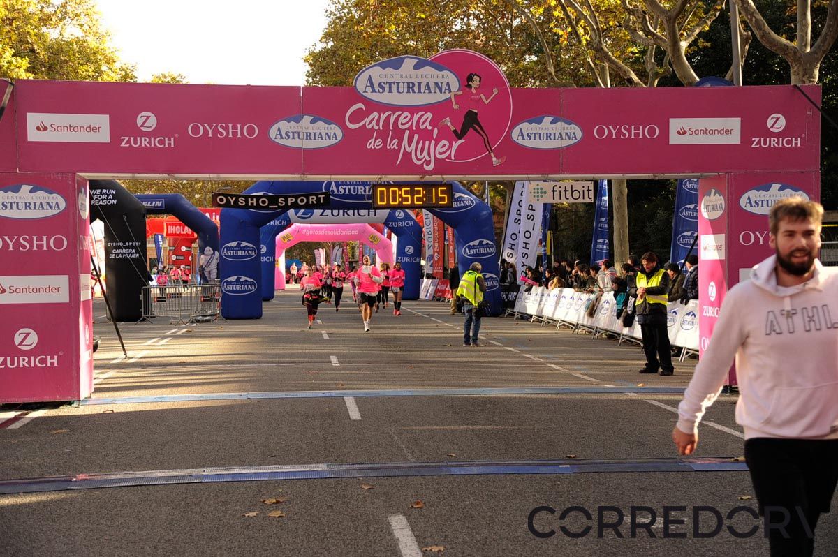 Llegada de la Carrera de la Mujer de Barcelona (ARCO DERECHO 13)