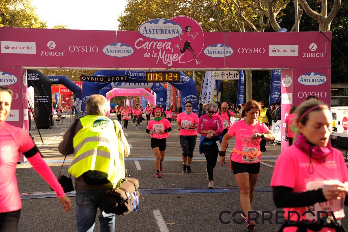Llegada de la Carrera de la Mujer de Barcelona (ARCO DERECHO 12)
