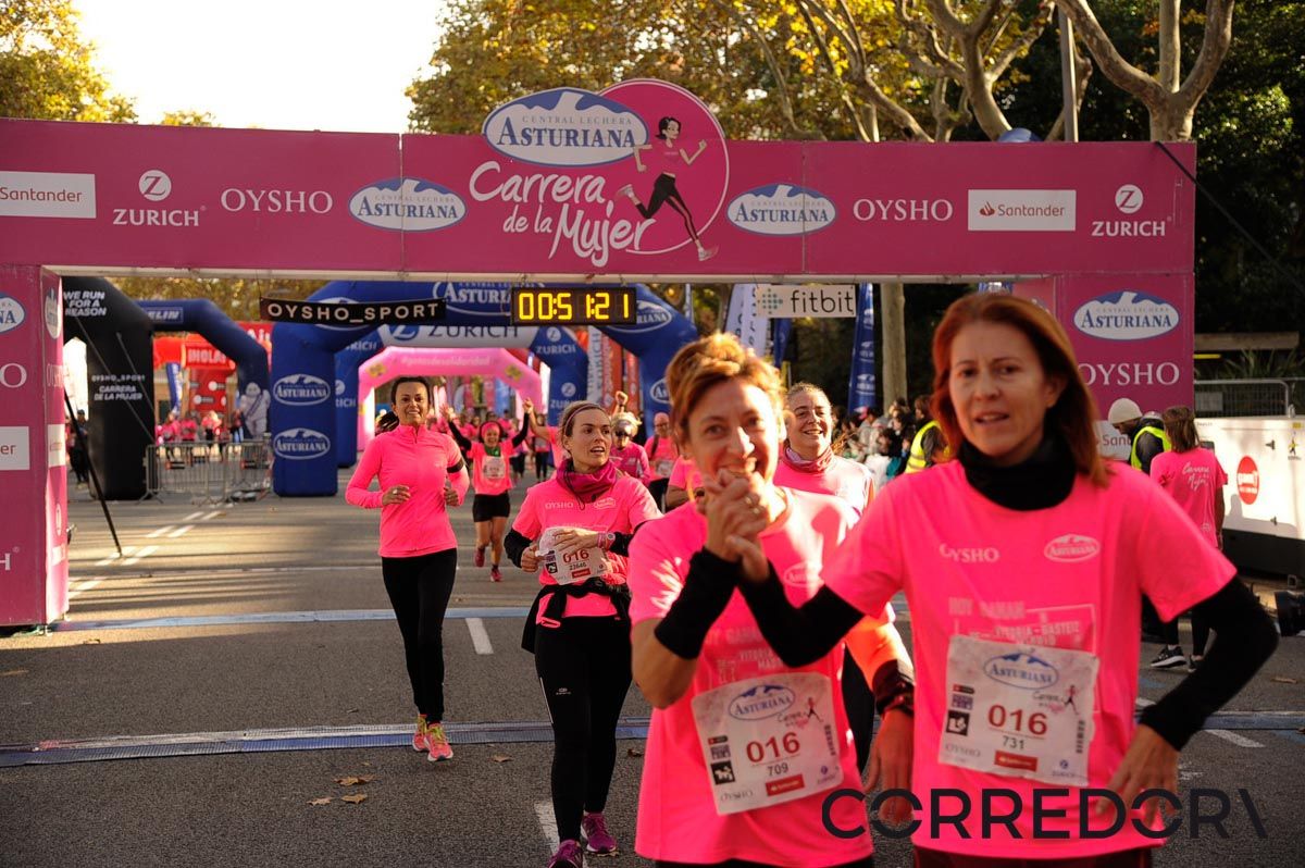Llegada de la Carrera de la Mujer de Barcelona (ARCO DERECHO 12)