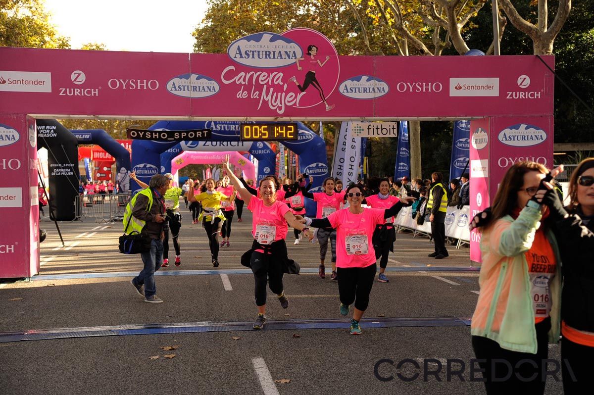 Llegada de la Carrera de la Mujer de Barcelona (ARCO DERECHO 12)
