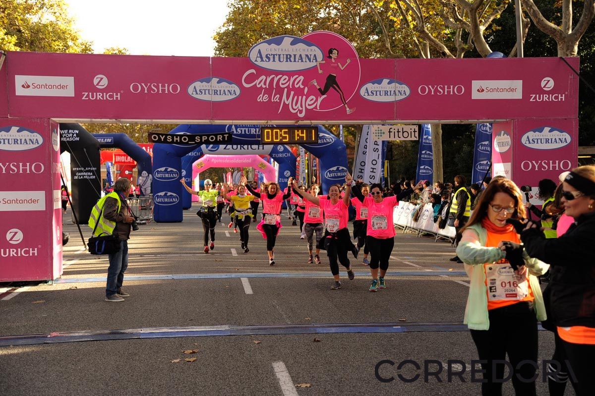 Llegada de la Carrera de la Mujer de Barcelona (ARCO DERECHO 12)