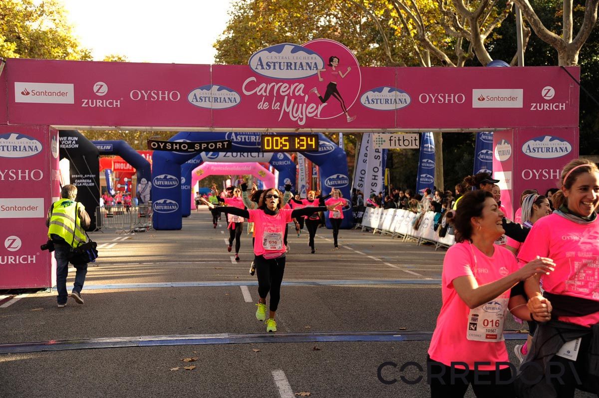 Llegada de la Carrera de la Mujer de Barcelona (ARCO DERECHO 12)