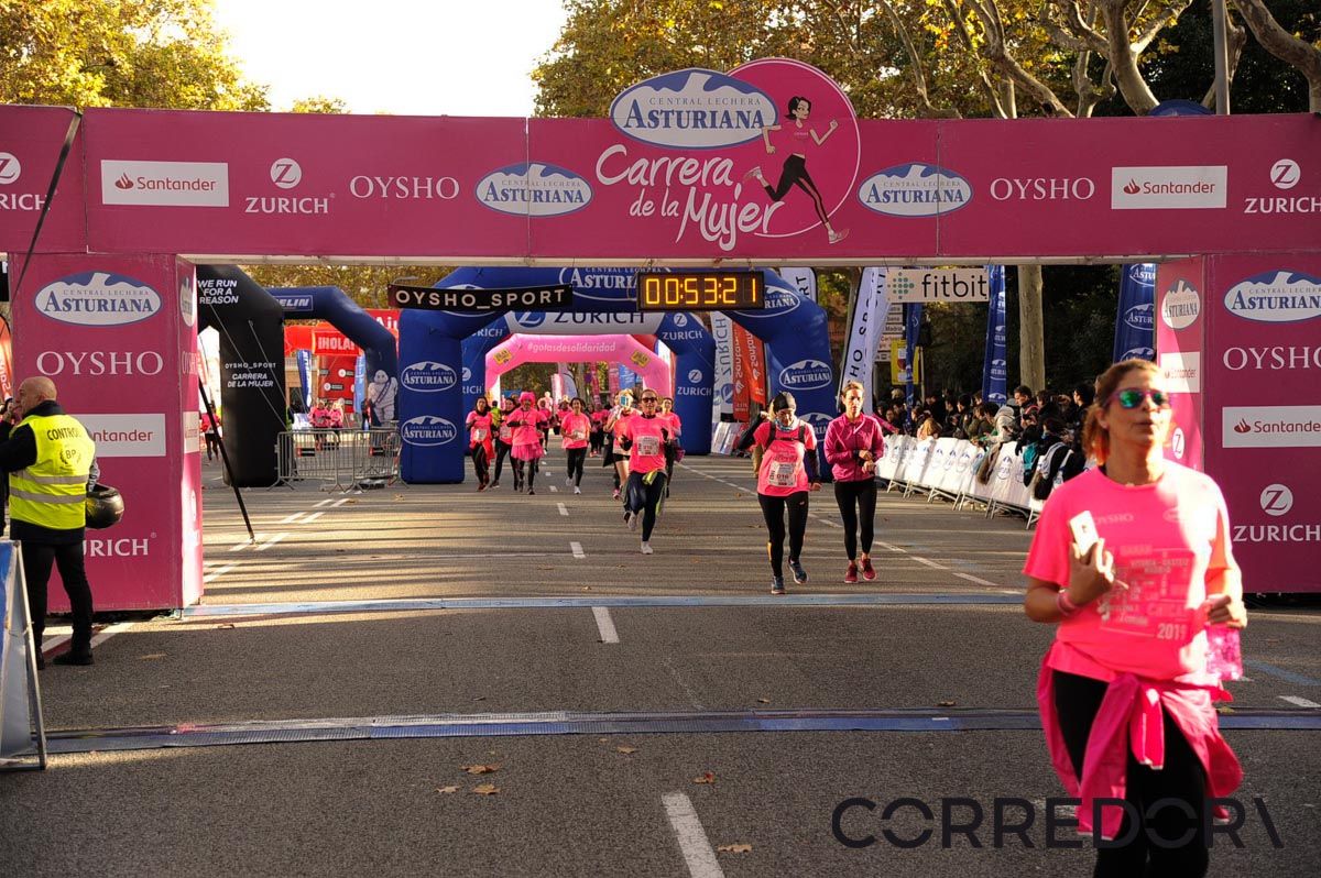 Llegada de la Carrera de la Mujer de Barcelona (ARCO DERECHO 14)