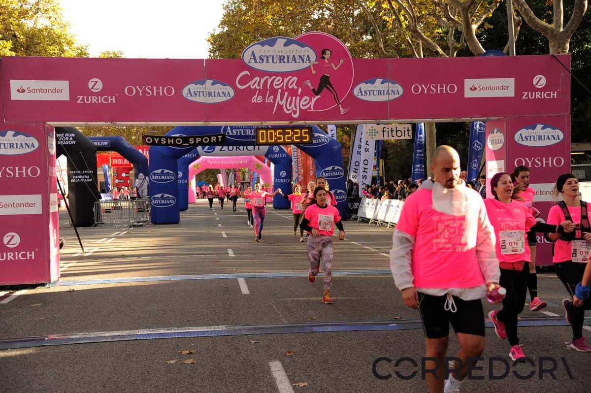 Llegada de la Carrera de la Mujer de Barcelona (ARCO DERECHO 13)