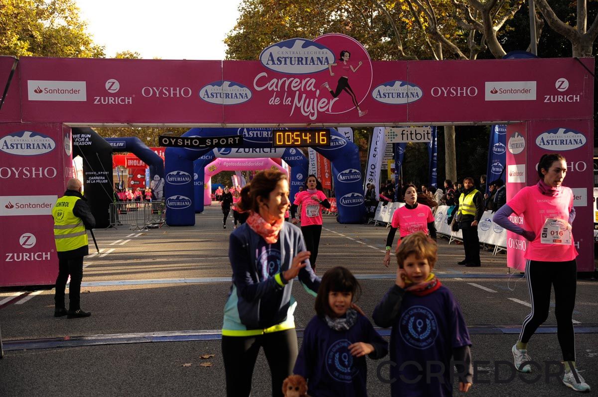 Llegada de la Carrera de la Mujer de Barcelona (ARCO DERECHO 16)