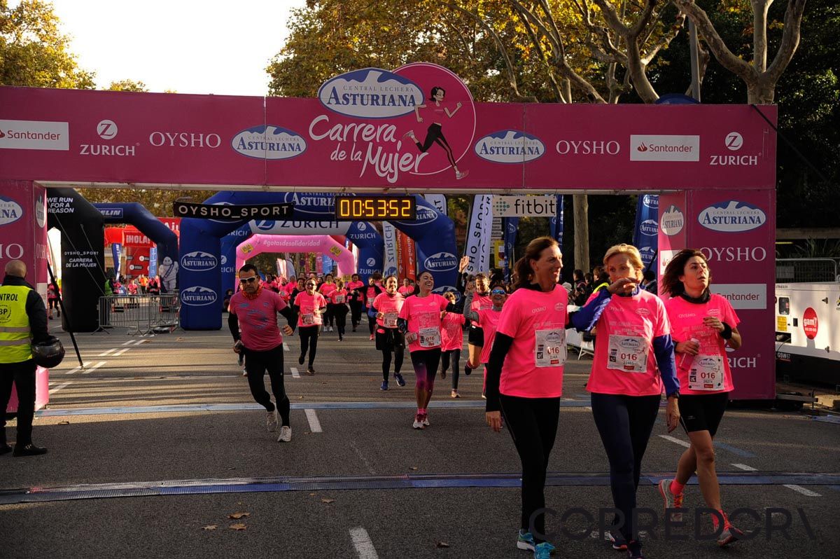 Llegada de la Carrera de la Mujer de Barcelona (ARCO DERECHO 15)