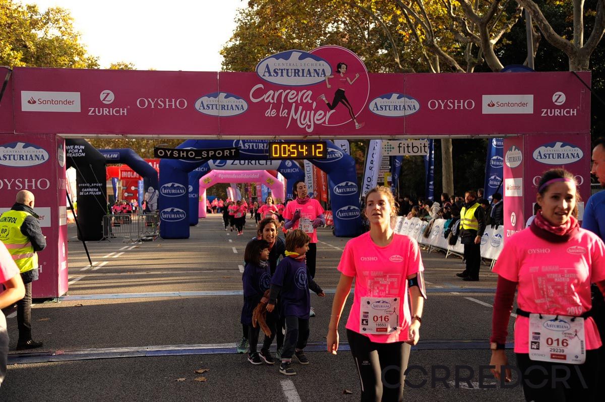 Llegada de la Carrera de la Mujer de Barcelona (ARCO DERECHO 15)