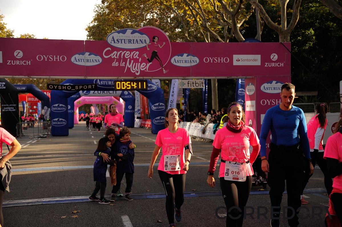 Llegada de la Carrera de la Mujer de Barcelona (ARCO DERECHO 15)