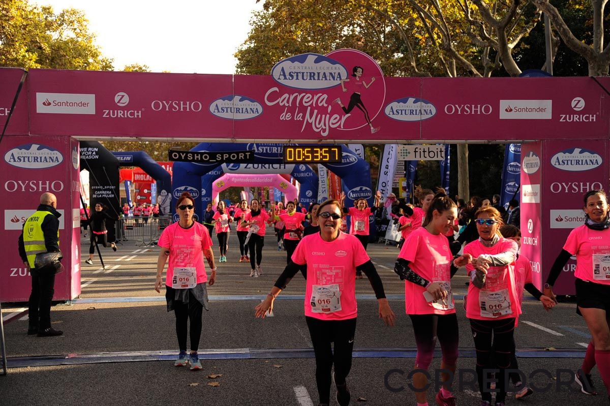 Llegada de la Carrera de la Mujer de Barcelona (ARCO DERECHO 15)