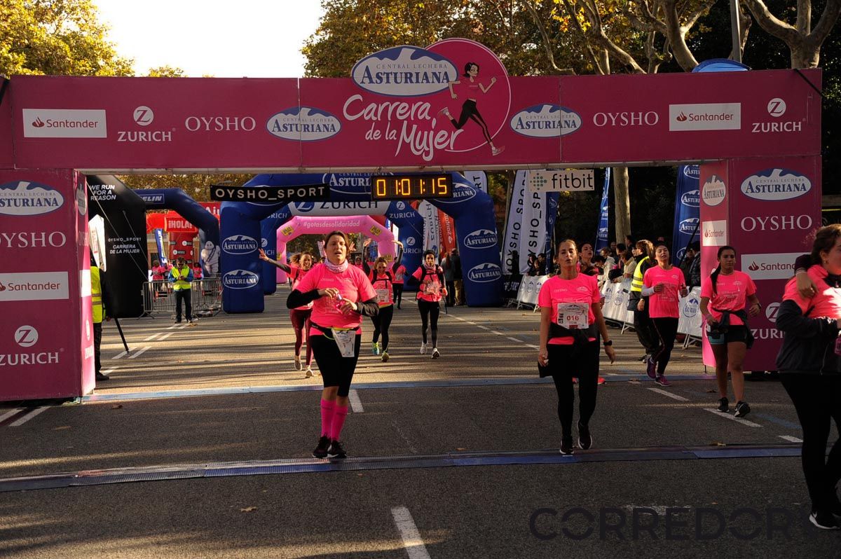 Llegada de la Carrera de la Mujer de Barcelona (ARCO DERECHO 24)