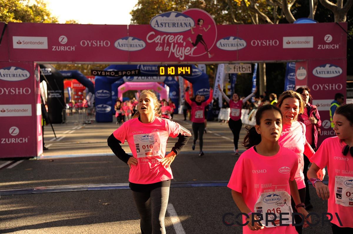 Llegada de la Carrera de la Mujer de Barcelona (ARCO DERECHO 24)