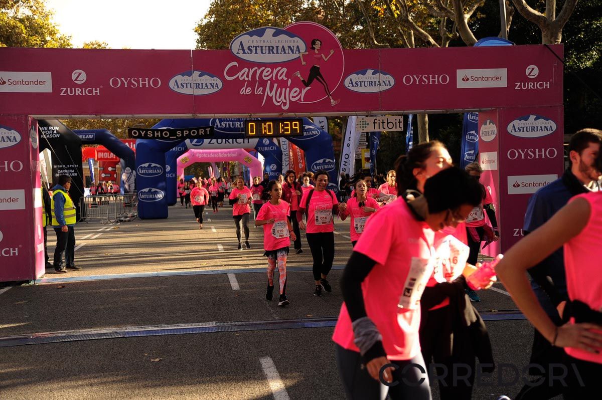 Llegada de la Carrera de la Mujer de Barcelona (ARCO DERECHO 24)