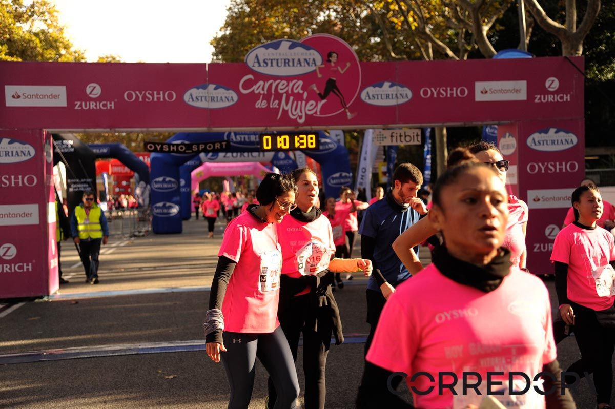 Llegada de la Carrera de la Mujer de Barcelona (ARCO DERECHO 24)