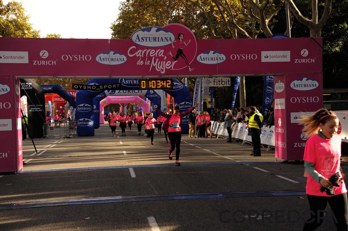 Llegada de la Carrera de la Mujer de Barcelona (ARCO DERECHO 27)