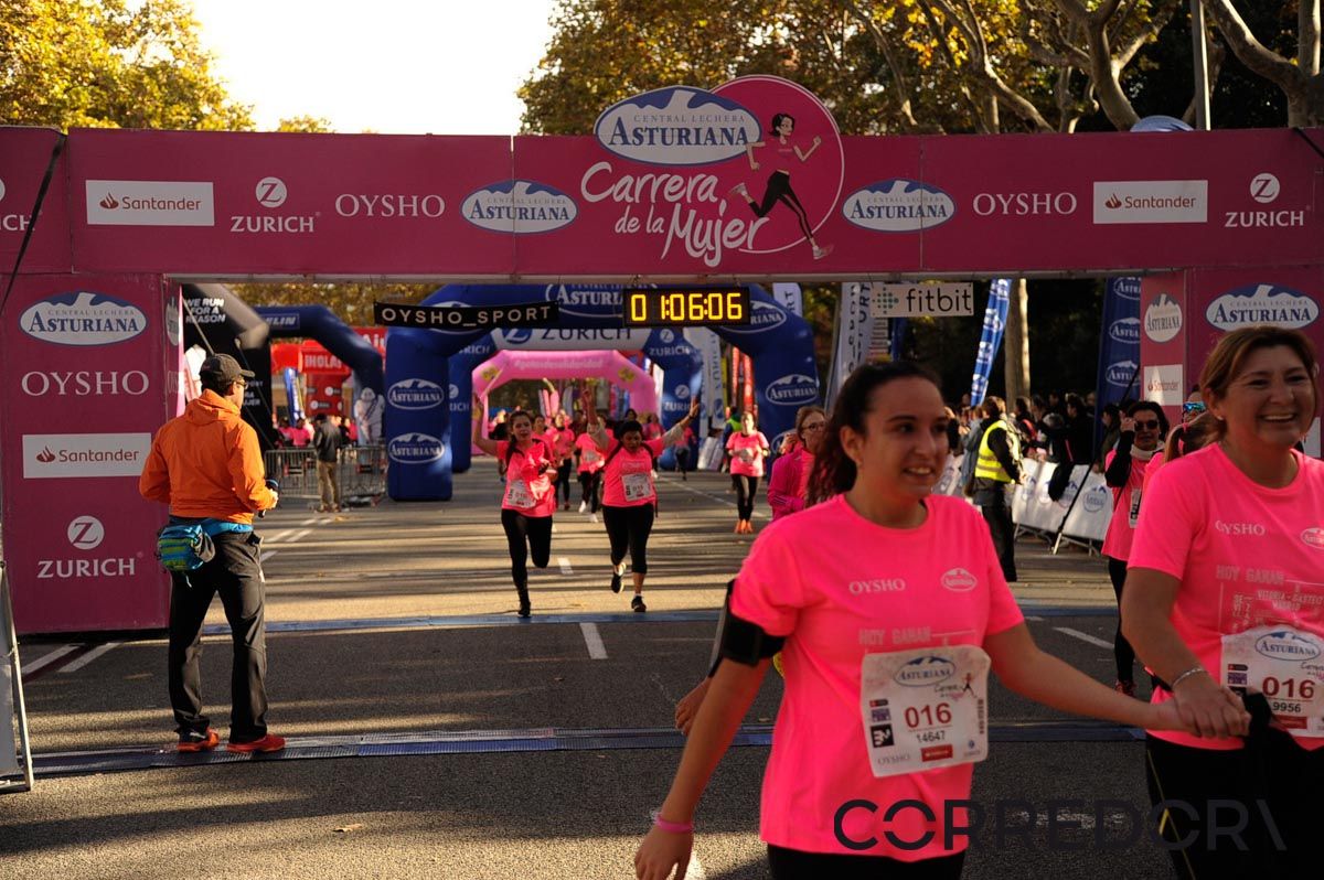 Llegada de la Carrera de la Mujer de Barcelona (ARCO DERECHO 30)