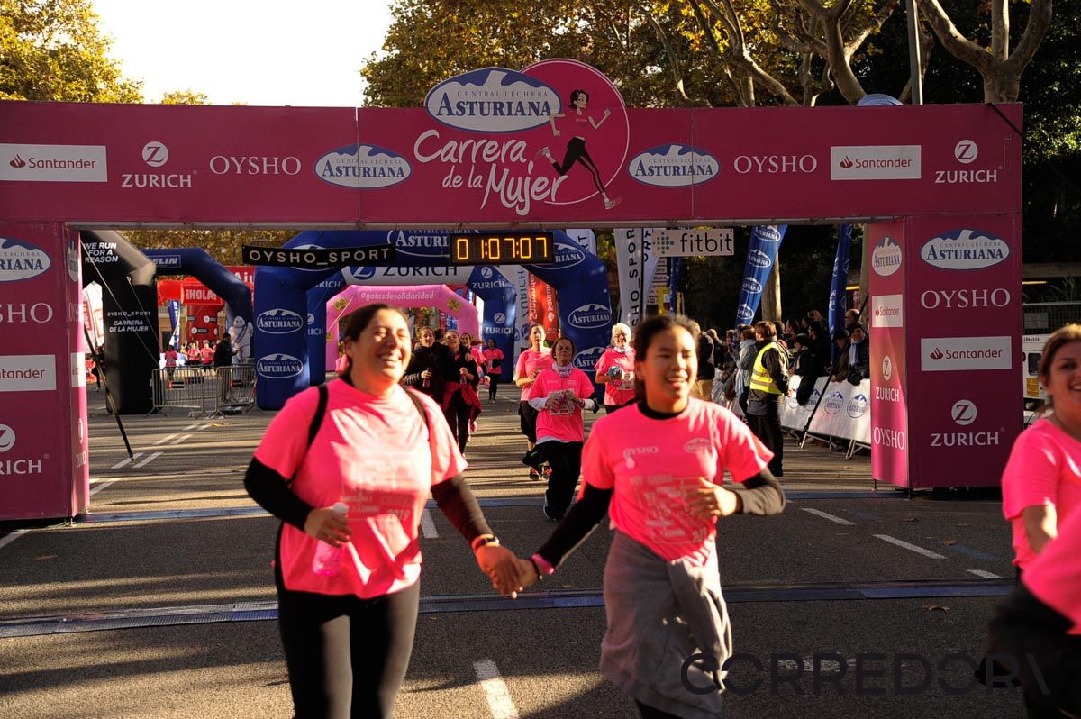 Llegada de la Carrera de la Mujer de Barcelona (ARCO DERECHO 32)