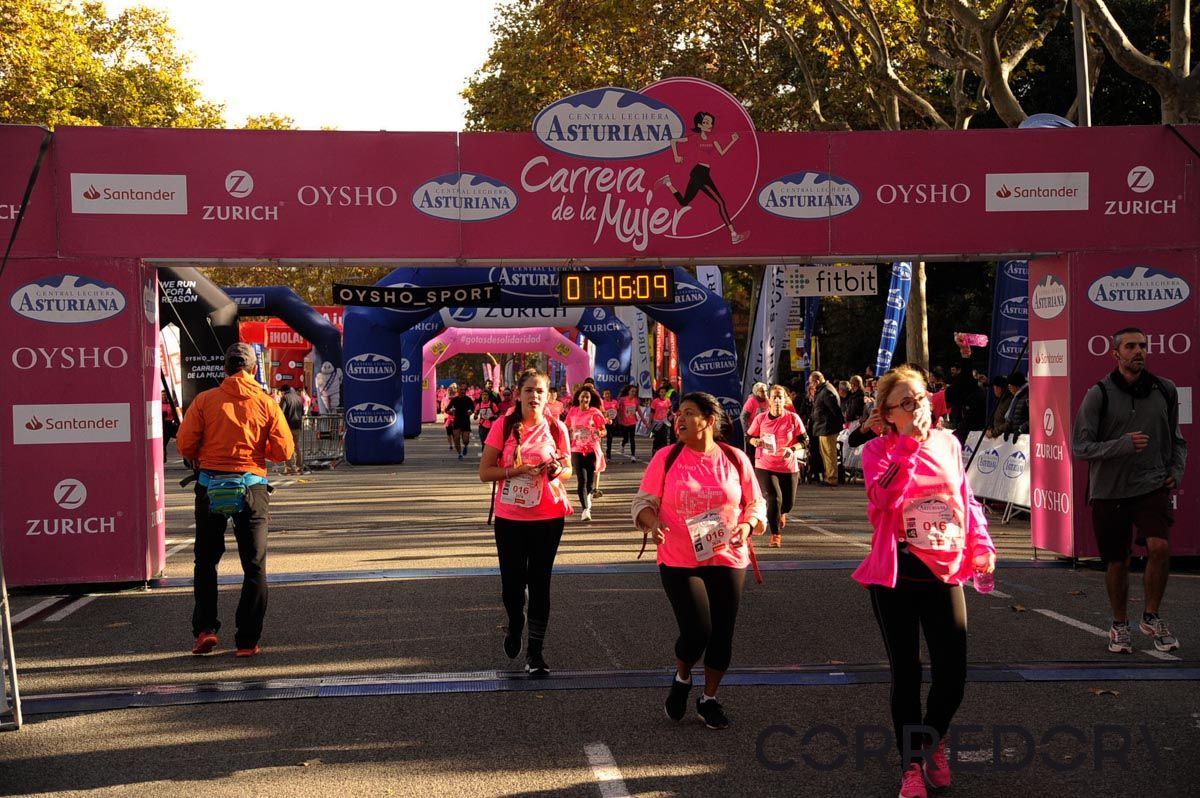 Llegada de la Carrera de la Mujer de Barcelona (ARCO DERECHO 30)