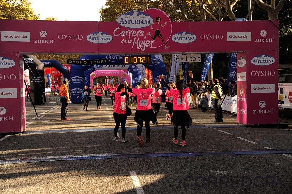 Llegada de la Carrera de la Mujer de Barcelona (ARCO DERECHO 32)