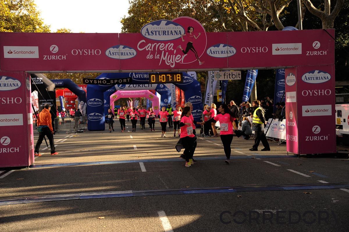 Llegada de la Carrera de la Mujer de Barcelona (ARCO DERECHO 32)